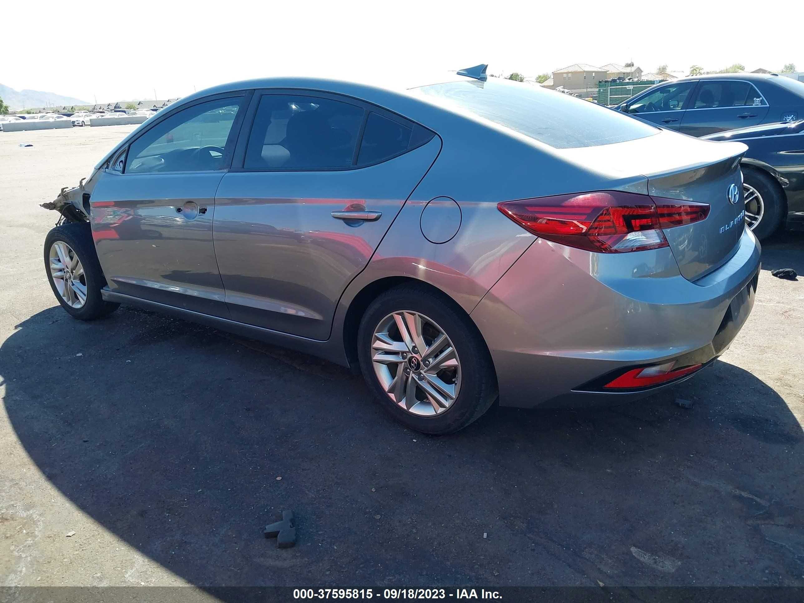 Photo 2 VIN: 5NPD84LF4KH434333 - HYUNDAI ELANTRA 