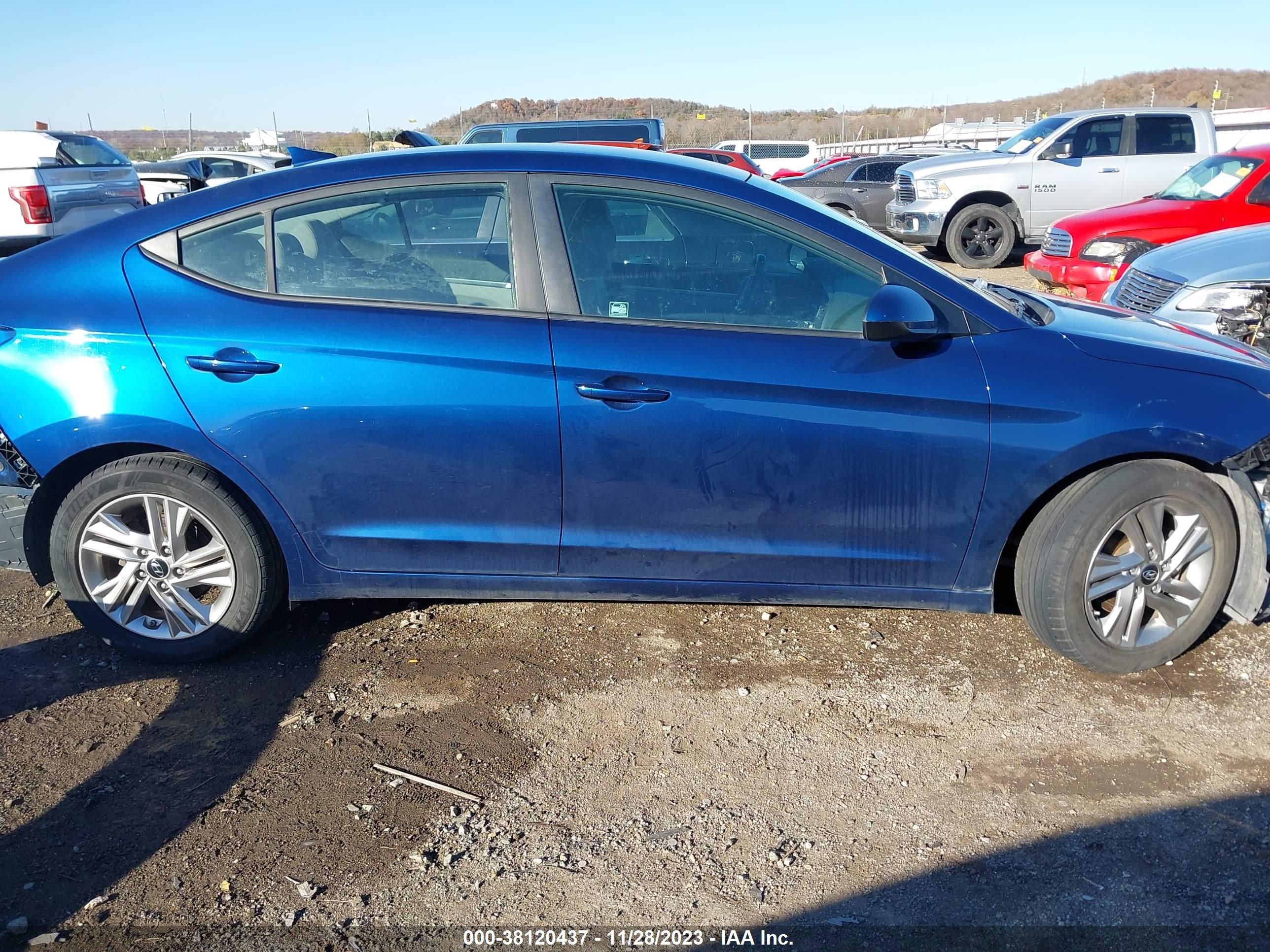 Photo 12 VIN: 5NPD84LF4KH436213 - HYUNDAI ELANTRA 