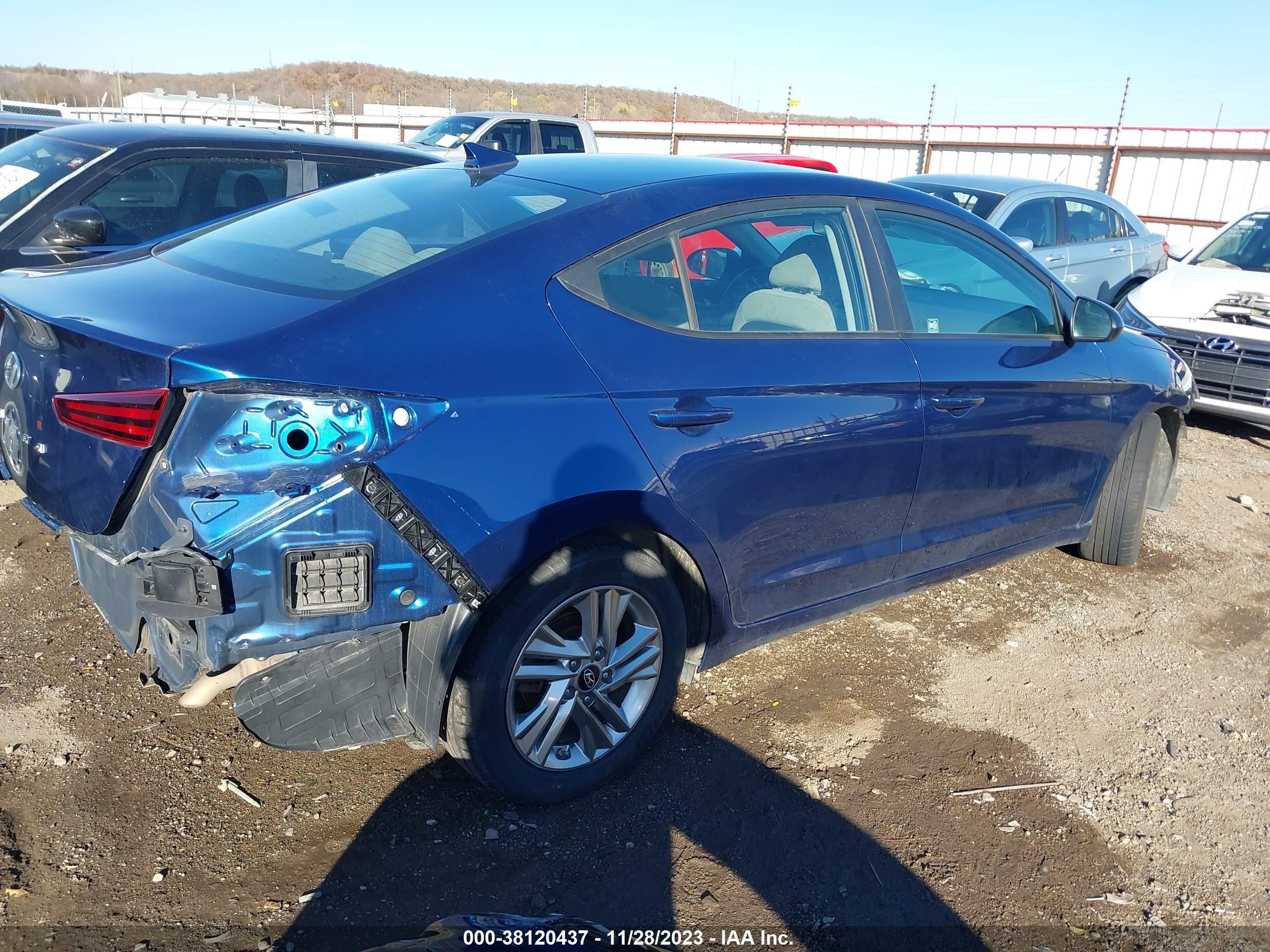 Photo 3 VIN: 5NPD84LF4KH436213 - HYUNDAI ELANTRA 