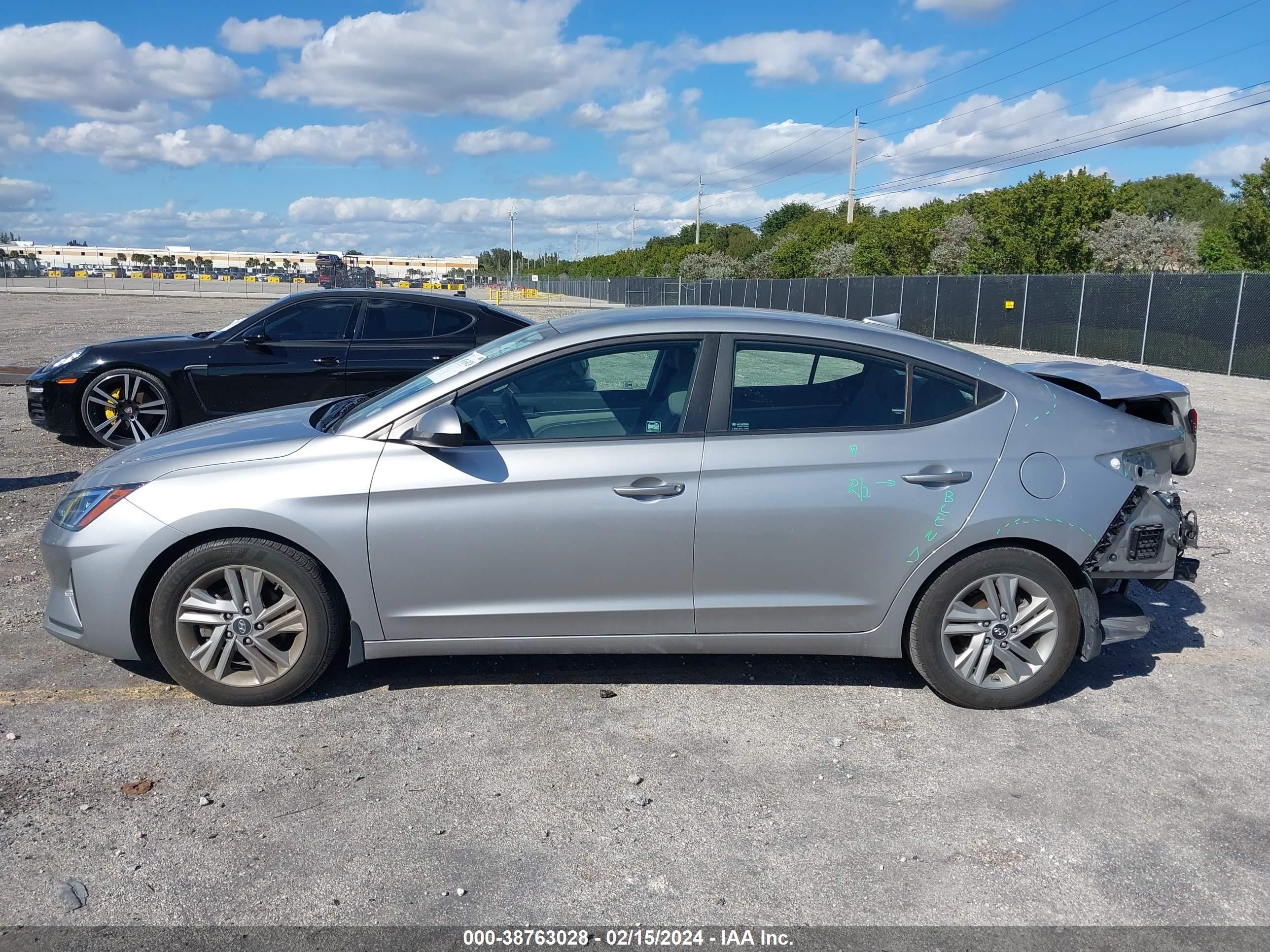 Photo 13 VIN: 5NPD84LF4LH611321 - HYUNDAI ELANTRA 