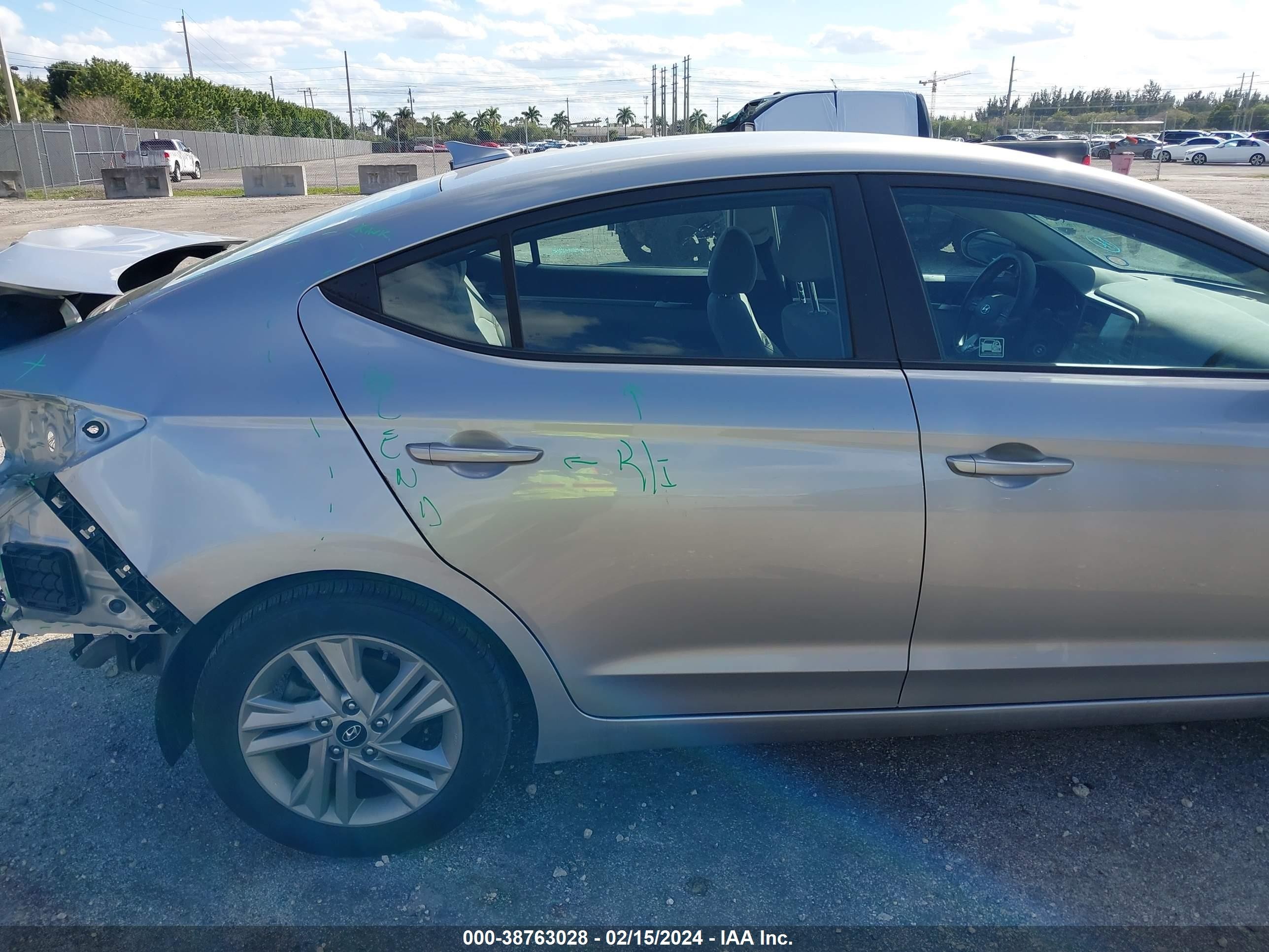 Photo 18 VIN: 5NPD84LF4LH611321 - HYUNDAI ELANTRA 