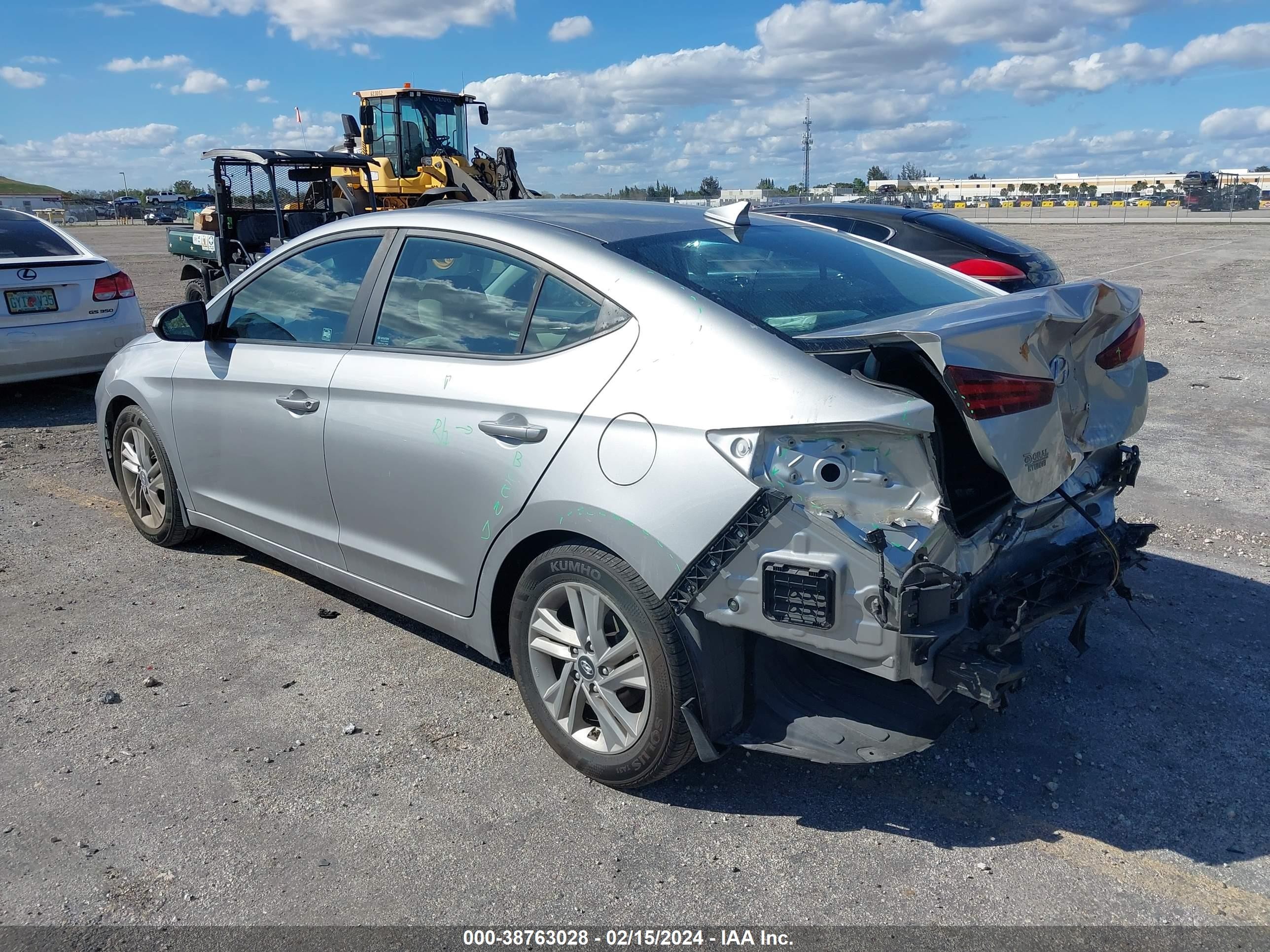 Photo 2 VIN: 5NPD84LF4LH611321 - HYUNDAI ELANTRA 