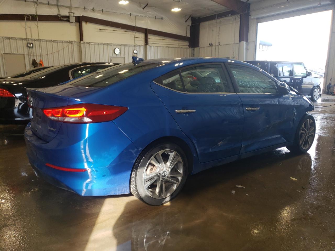 Photo 2 VIN: 5NPD84LF5HH004349 - HYUNDAI ELANTRA 