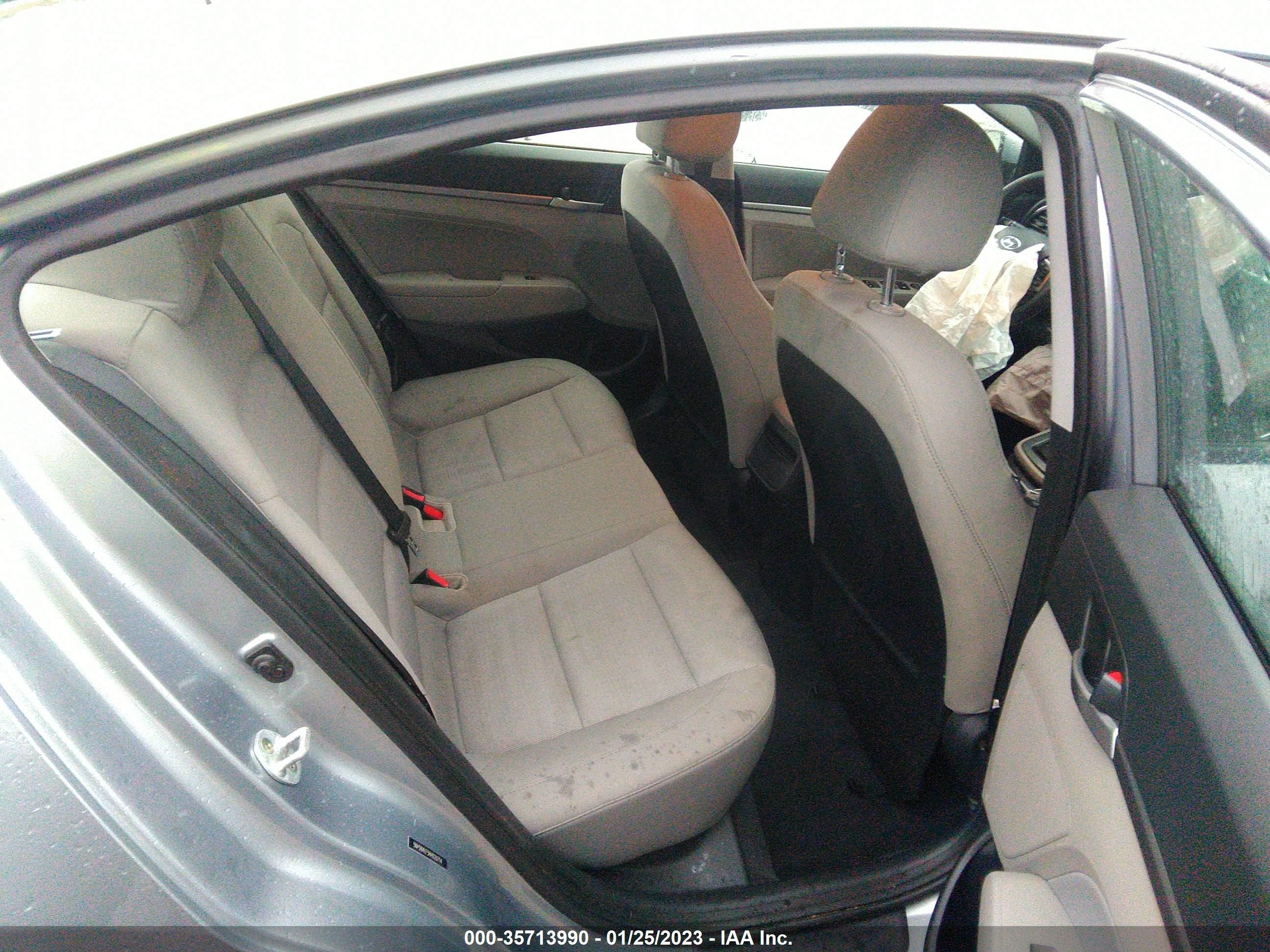 Photo 7 VIN: 5NPD84LF5HH020714 - HYUNDAI ELANTRA 