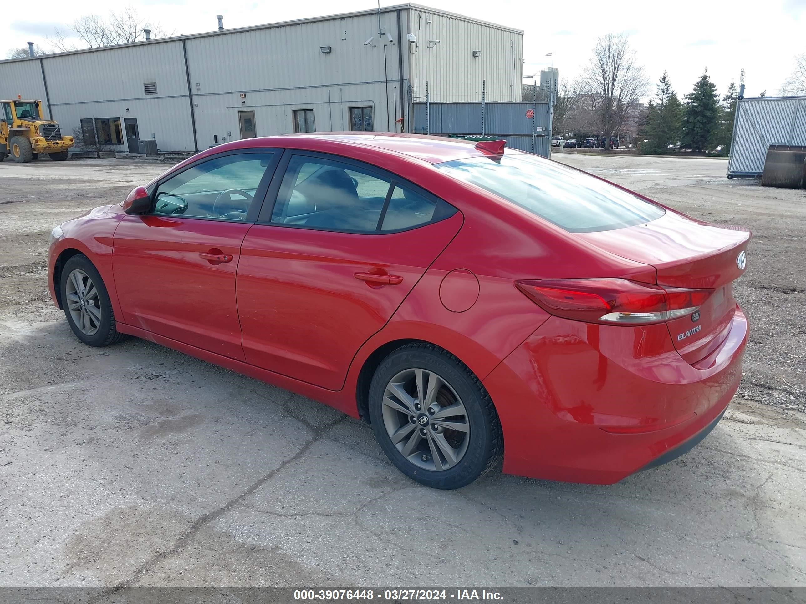 Photo 2 VIN: 5NPD84LF5HH021846 - HYUNDAI ELANTRA 