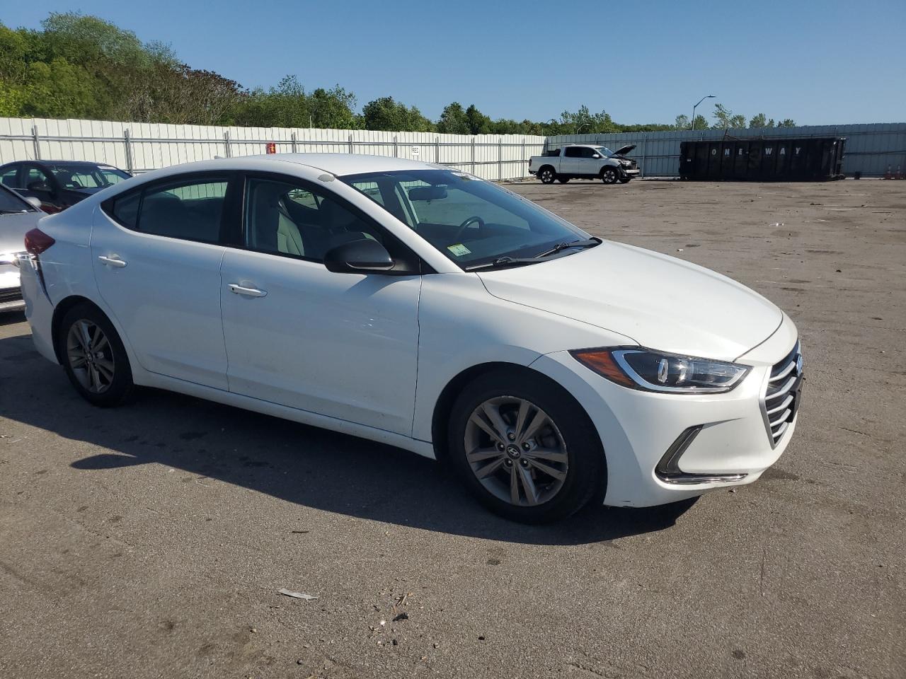 Photo 3 VIN: 5NPD84LF5HH023600 - HYUNDAI ELANTRA 