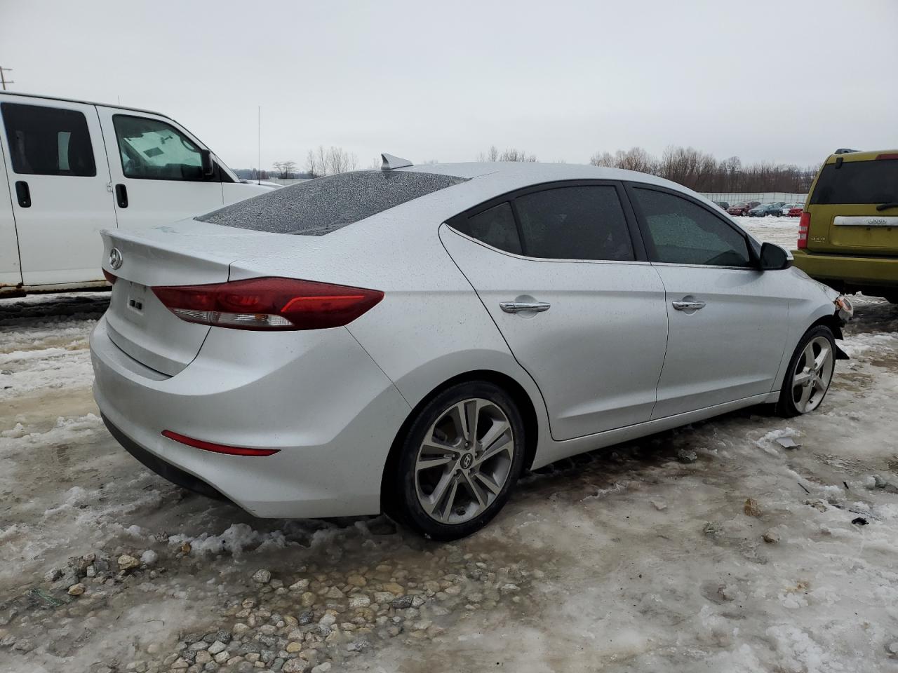 Photo 2 VIN: 5NPD84LF5HH025539 - HYUNDAI ELANTRA 