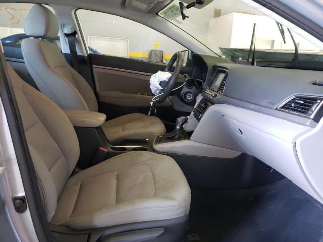 Photo 4 VIN: 5NPD84LF5HH026691 - HYUNDAI ELANTRA SE 