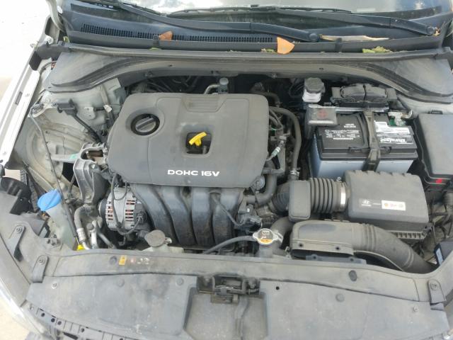 Photo 6 VIN: 5NPD84LF5HH029977 - HYUNDAI ELANTRA SE 