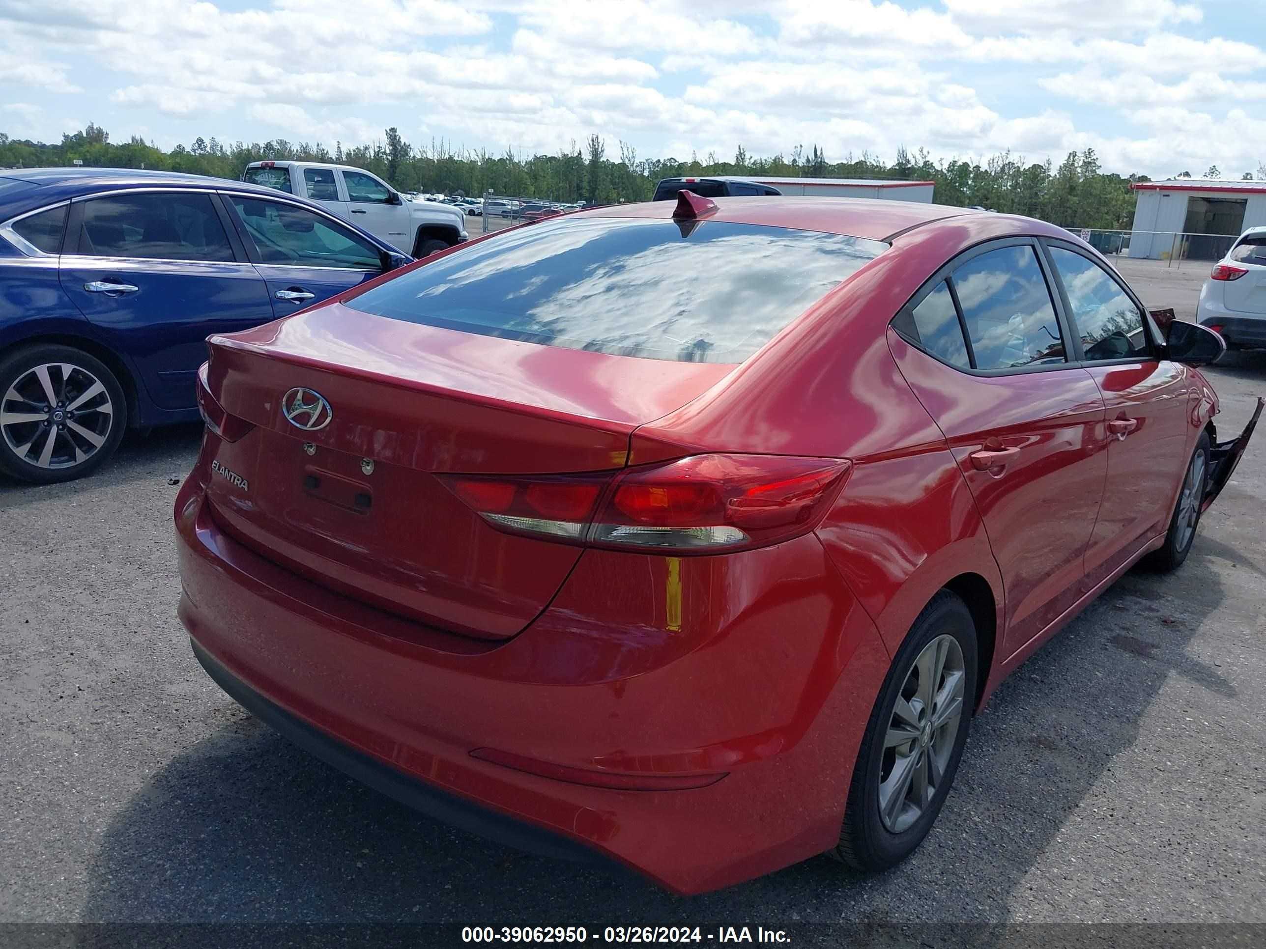 Photo 3 VIN: 5NPD84LF5HH042714 - HYUNDAI ELANTRA 