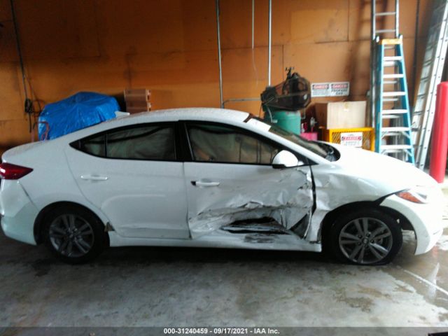 Photo 5 VIN: 5NPD84LF5HH056645 - HYUNDAI ELANTRA 