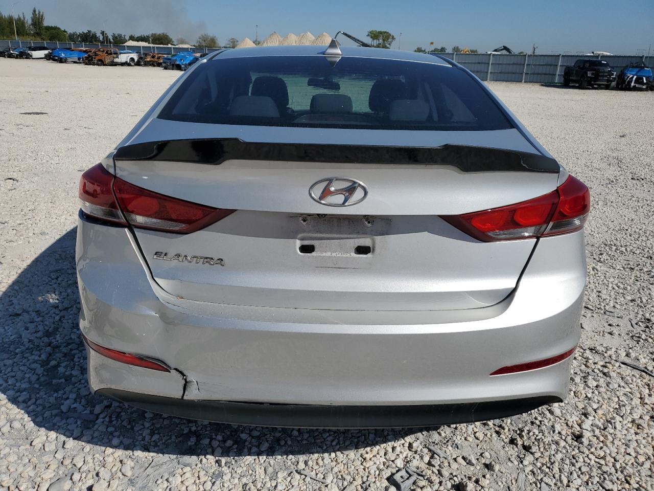 Photo 5 VIN: 5NPD84LF5HH057908 - HYUNDAI ELANTRA 