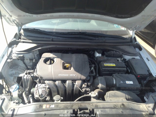 Photo 9 VIN: 5NPD84LF5HH068116 - HYUNDAI ELANTRA 