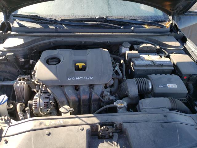 Photo 6 VIN: 5NPD84LF5HH069427 - HYUNDAI ELANTRA SE 