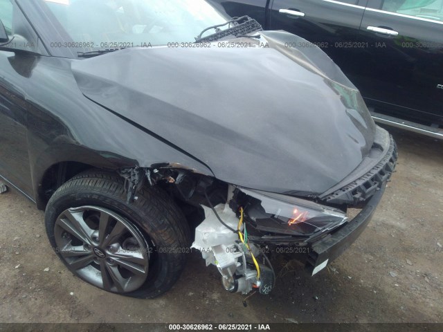 Photo 9 VIN: 5NPD84LF5HH074031 - HYUNDAI ELANTRA 