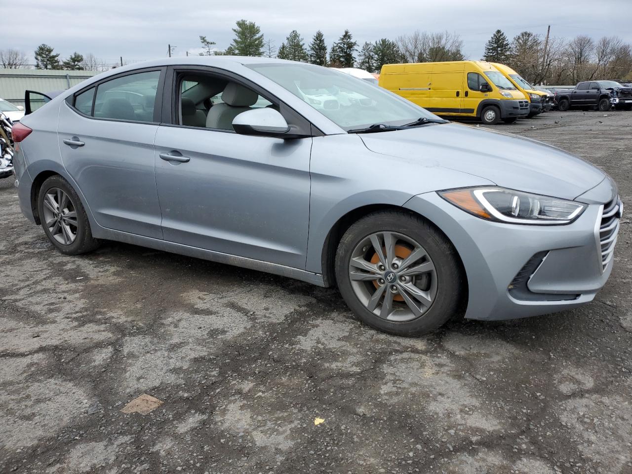 Photo 3 VIN: 5NPD84LF5HH091279 - HYUNDAI ELANTRA 