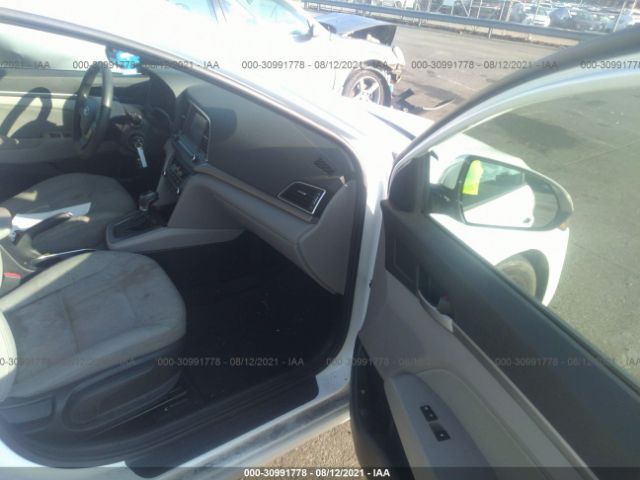 Photo 4 VIN: 5NPD84LF5HH094361 - HYUNDAI ELANTRA 