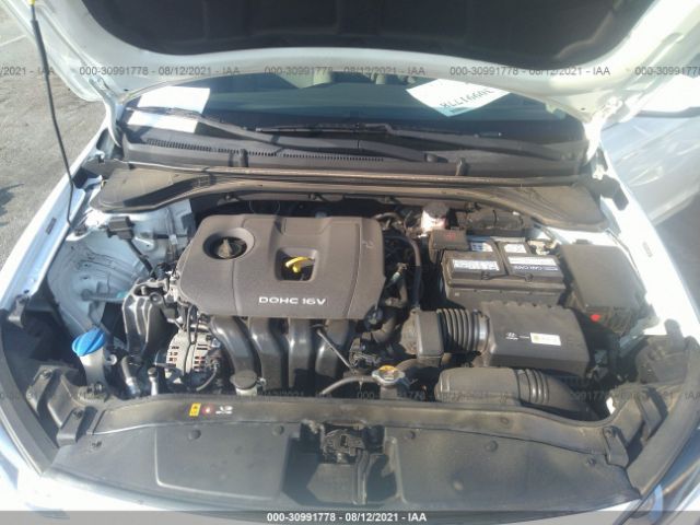 Photo 9 VIN: 5NPD84LF5HH094361 - HYUNDAI ELANTRA 