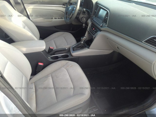 Photo 4 VIN: 5NPD84LF5HH100921 - HYUNDAI ELANTRA 