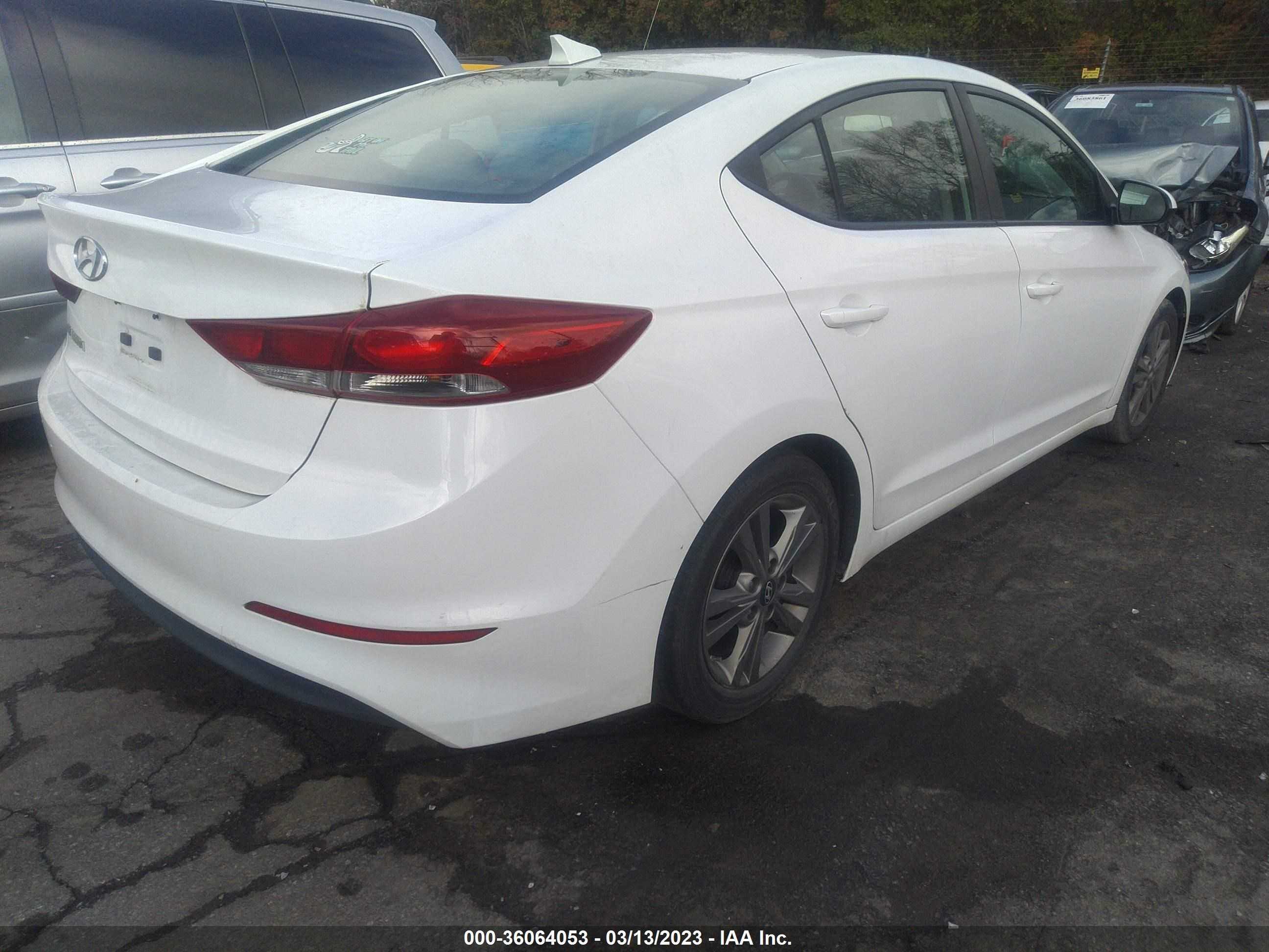 Photo 3 VIN: 5NPD84LF5HH105391 - HYUNDAI ELANTRA 