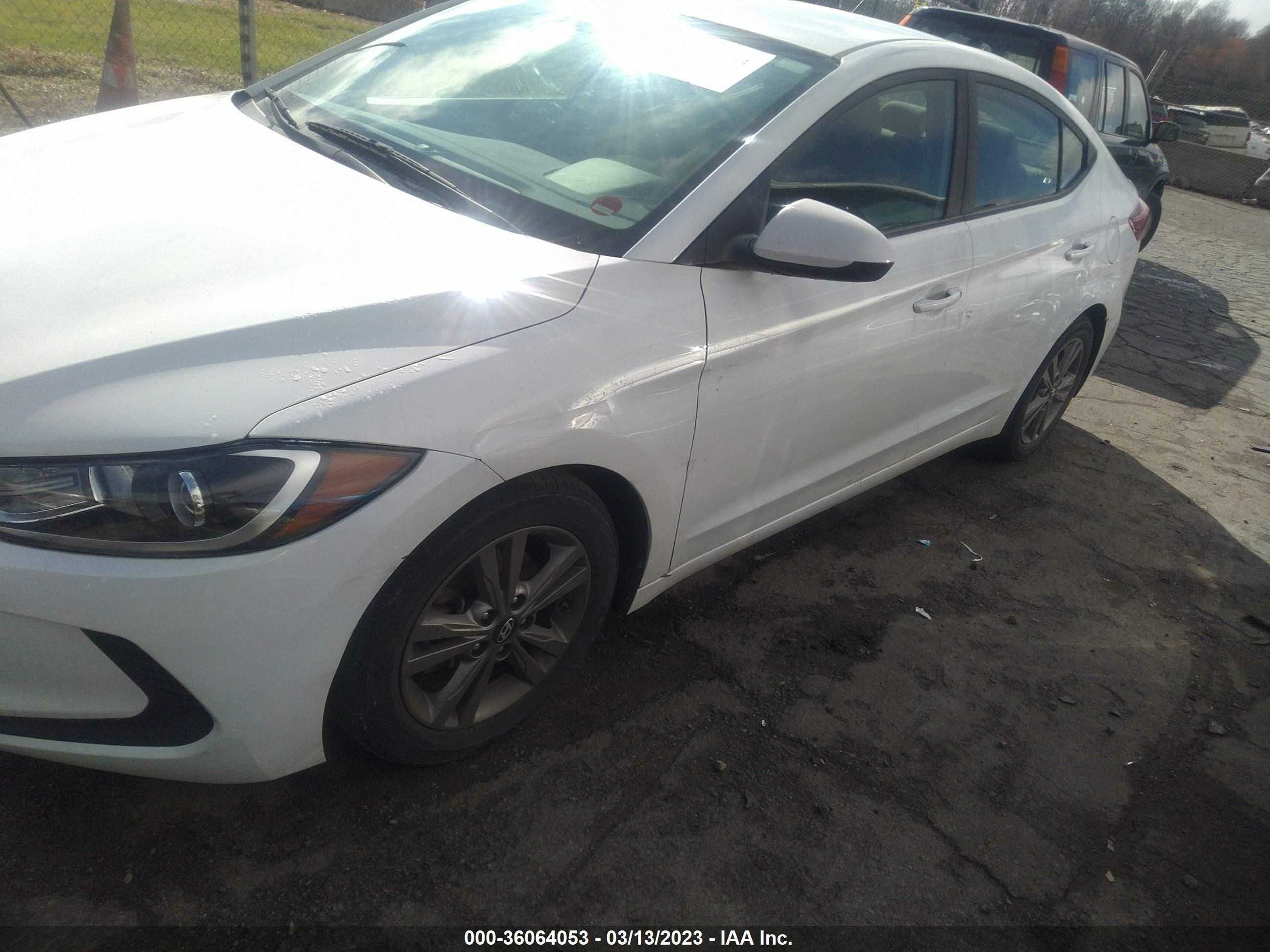 Photo 5 VIN: 5NPD84LF5HH105391 - HYUNDAI ELANTRA 