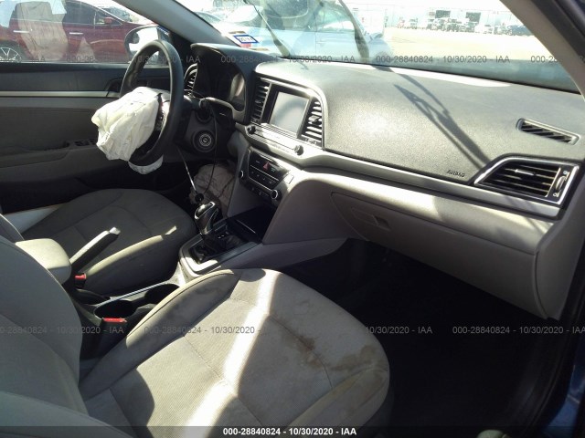 Photo 4 VIN: 5NPD84LF5HH107741 - HYUNDAI ELANTRA 