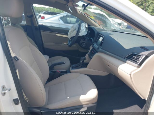 Photo 4 VIN: 5NPD84LF5HH144188 - HYUNDAI ELANTRA 