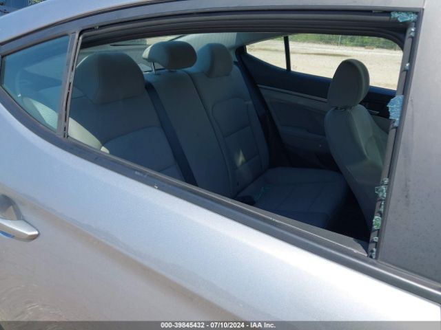 Photo 5 VIN: 5NPD84LF5HH153621 - HYUNDAI ELANTRA 