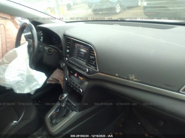 Photo 4 VIN: 5NPD84LF5HH160911 - HYUNDAI ELANTRA 