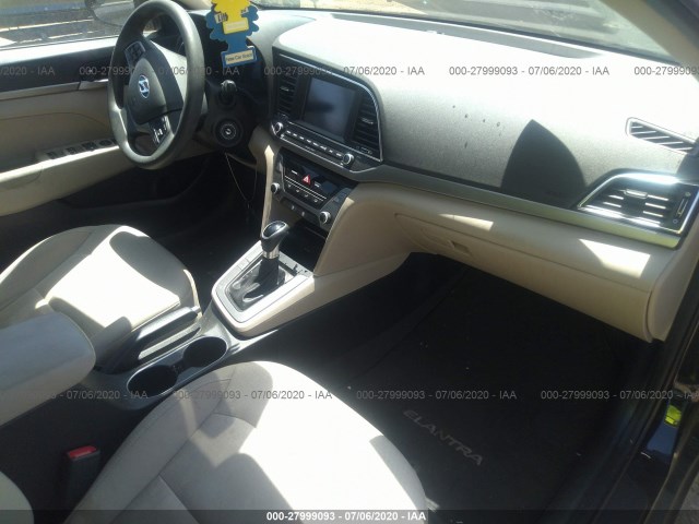 Photo 4 VIN: 5NPD84LF5HH174033 - HYUNDAI ELANTRA 