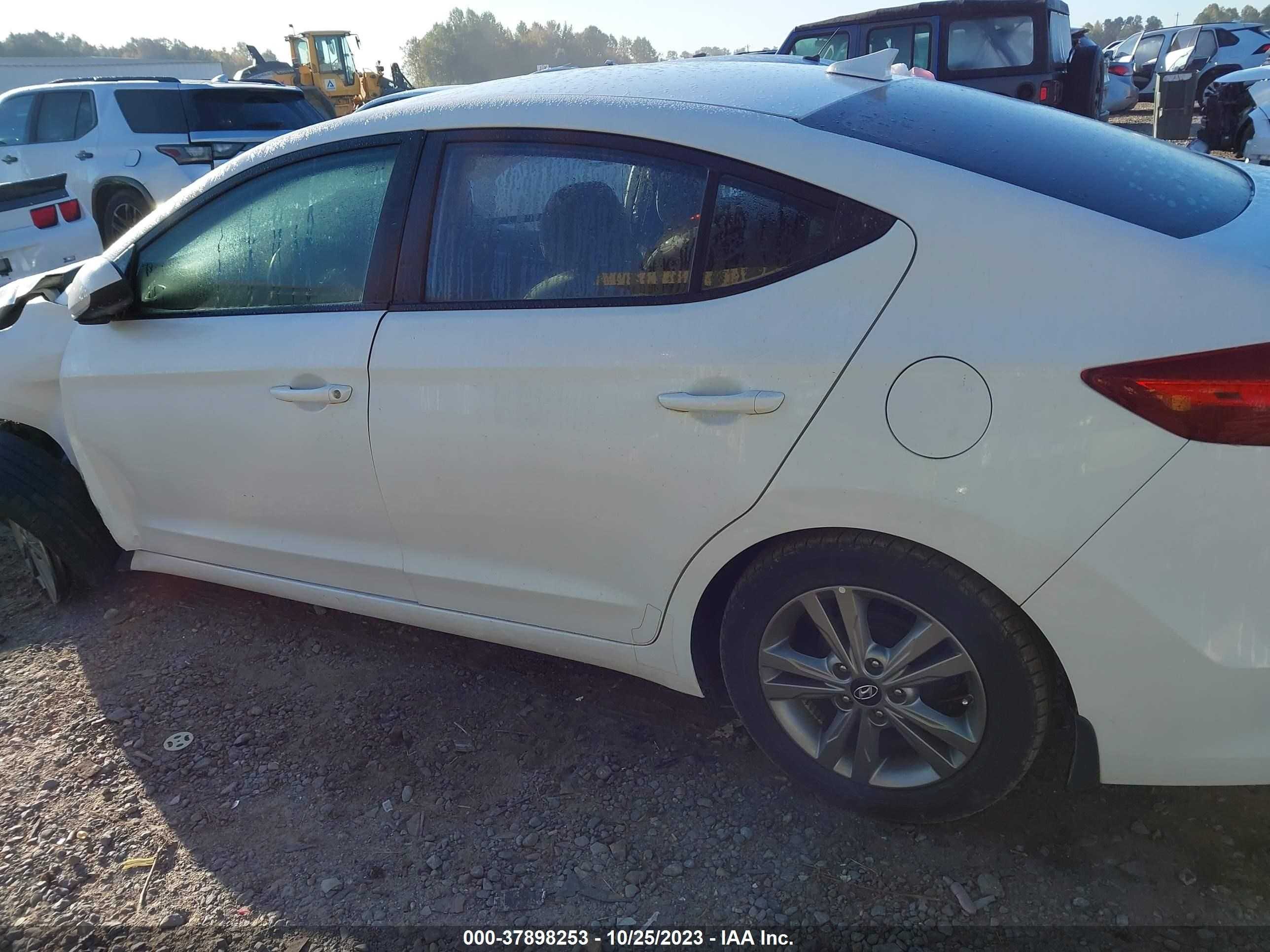 Photo 13 VIN: 5NPD84LF5HH191172 - HYUNDAI ELANTRA 