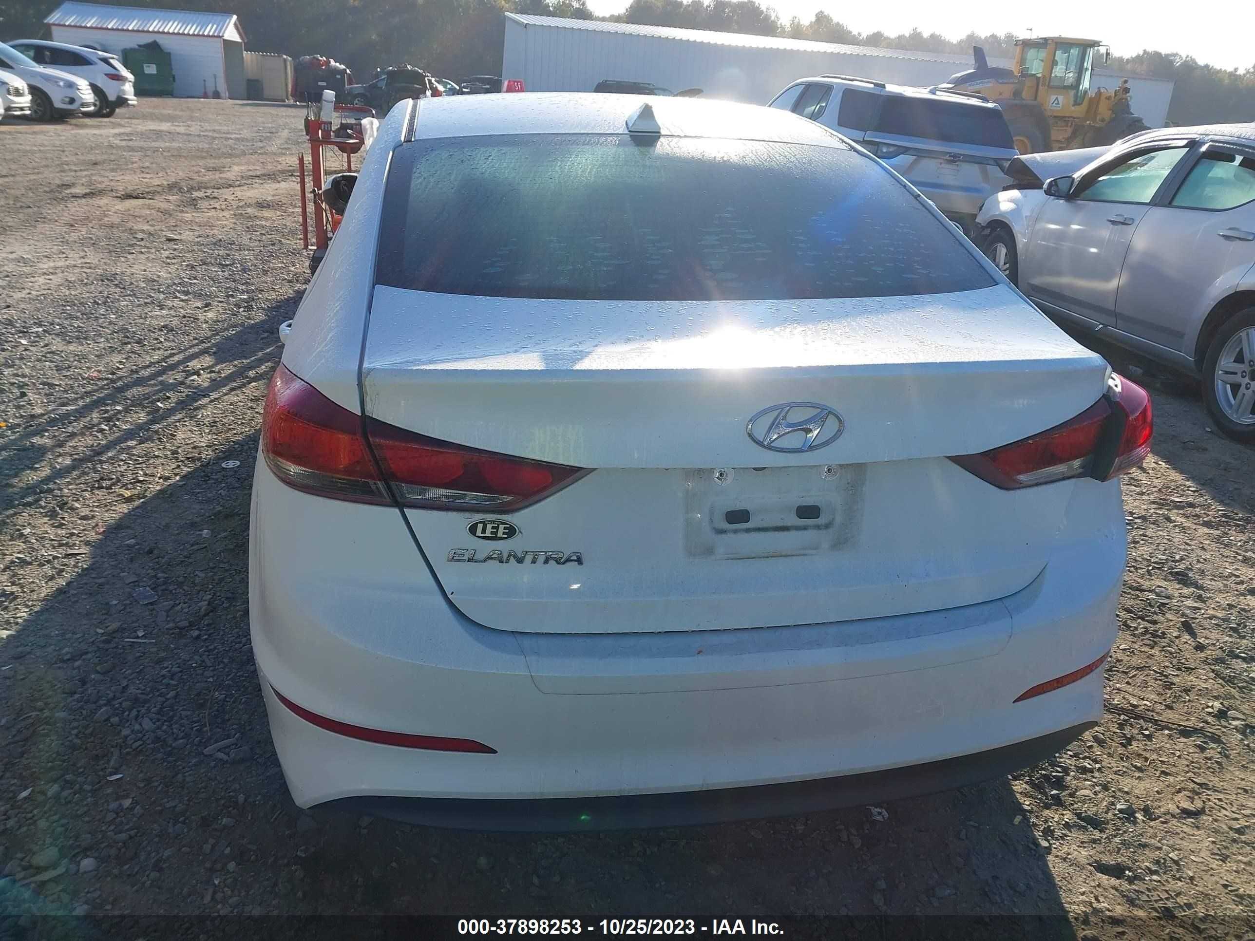 Photo 15 VIN: 5NPD84LF5HH191172 - HYUNDAI ELANTRA 