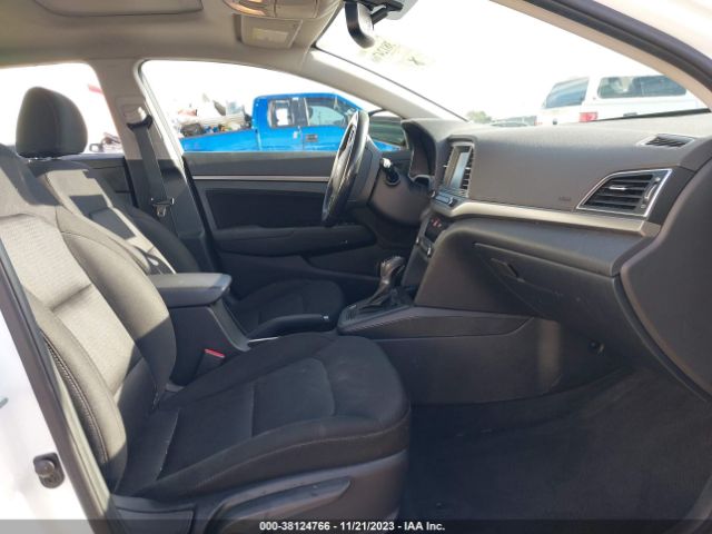 Photo 4 VIN: 5NPD84LF5HH209279 - HYUNDAI ELANTRA 