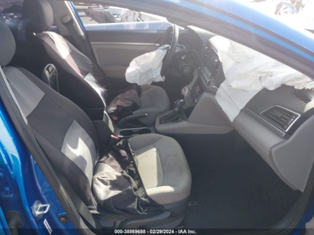 Photo 4 VIN: 5NPD84LF5JH216903 - HYUNDAI ELANTRA 