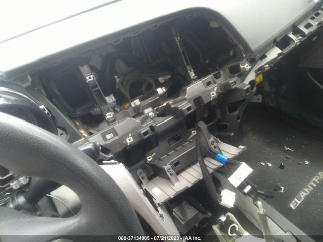 Photo 5 VIN: 5NPD84LF5JH233197 - HYUNDAI ELANTRA 