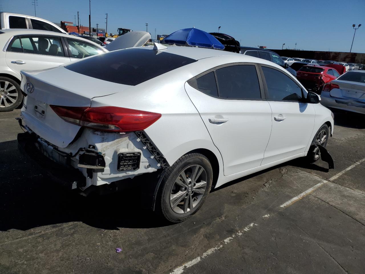 Photo 2 VIN: 5NPD84LF5JH236682 - HYUNDAI ELANTRA 