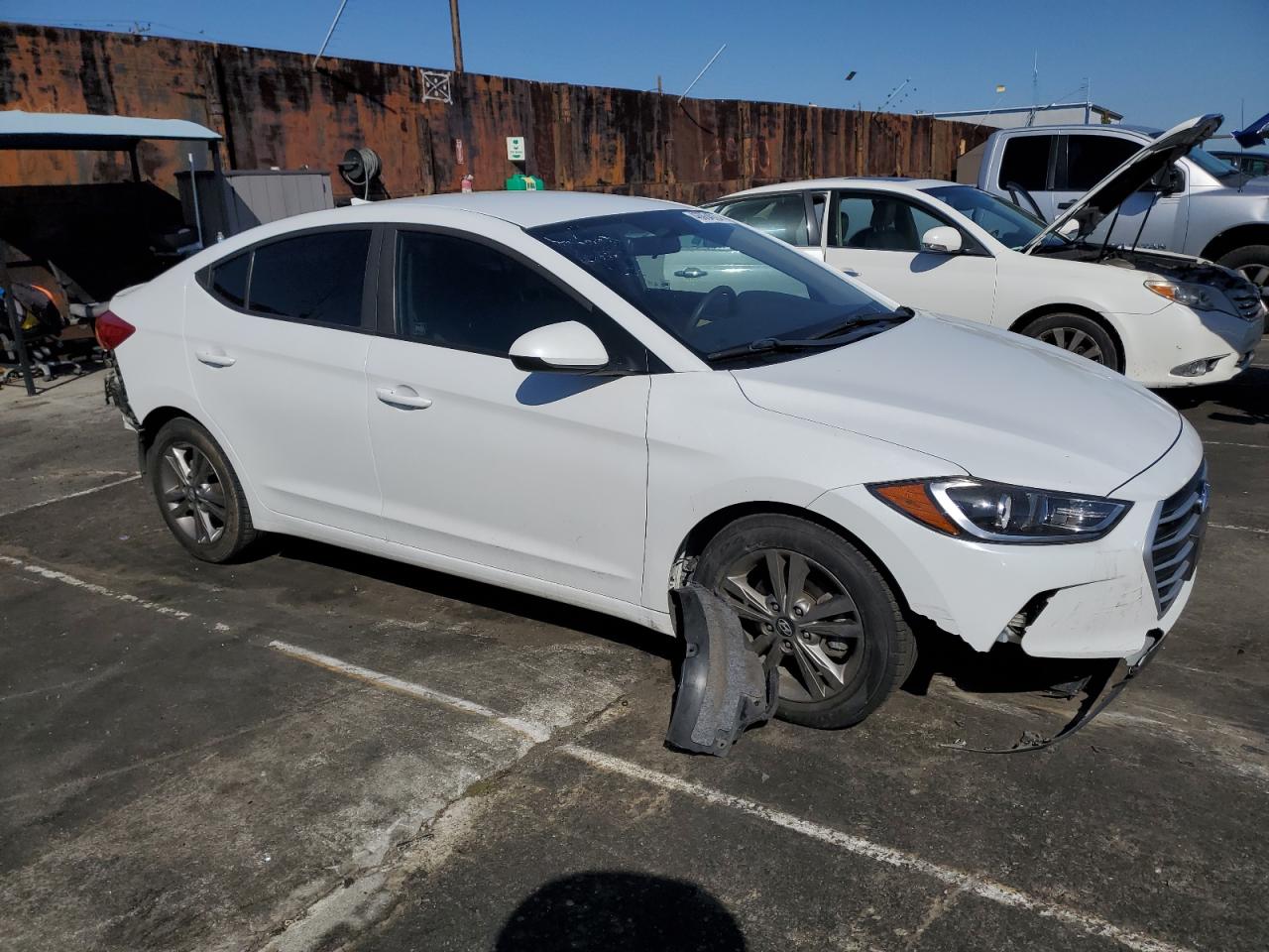 Photo 3 VIN: 5NPD84LF5JH236682 - HYUNDAI ELANTRA 