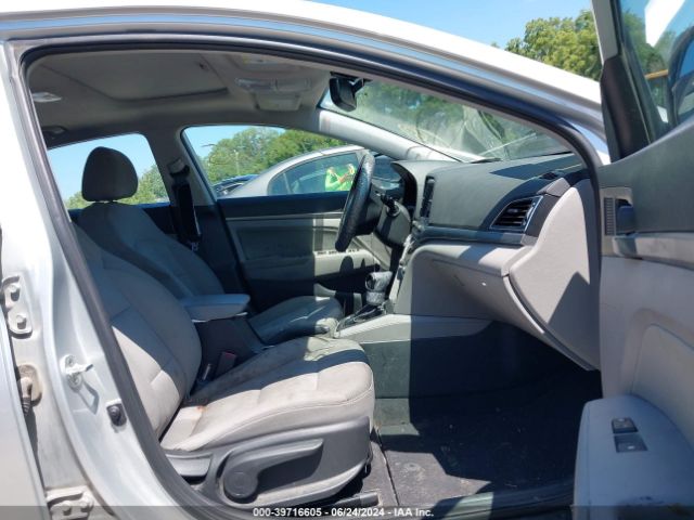 Photo 4 VIN: 5NPD84LF5JH270895 - HYUNDAI ELANTRA 