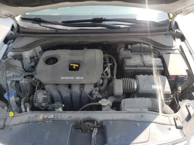 Photo 6 VIN: 5NPD84LF5JH300350 - HYUNDAI ELANTRA SE 