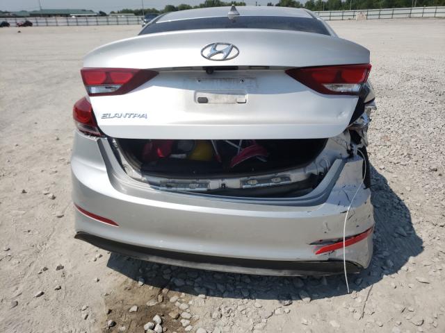 Photo 8 VIN: 5NPD84LF5JH300350 - HYUNDAI ELANTRA SE 