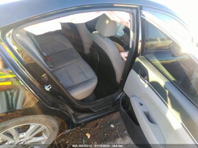 Photo 7 VIN: 5NPD84LF5JH303443 - HYUNDAI ELANTRA 