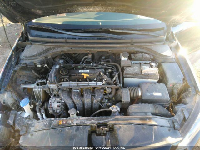 Photo 9 VIN: 5NPD84LF5JH303443 - HYUNDAI ELANTRA 