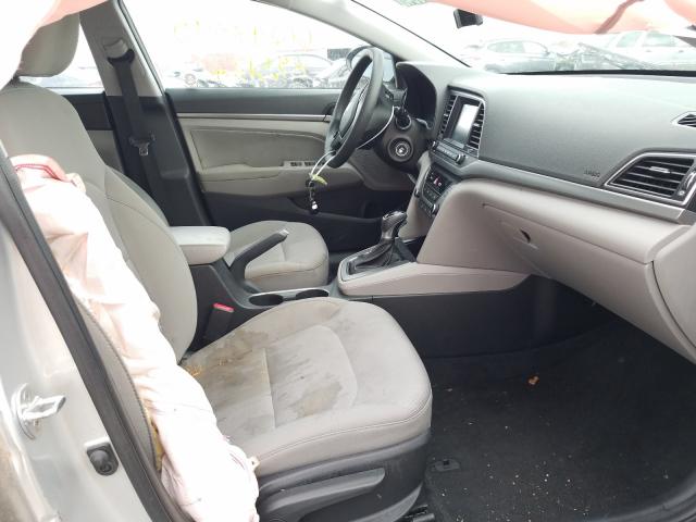 Photo 4 VIN: 5NPD84LF5JH307976 - HYUNDAI ELANTRA SE 