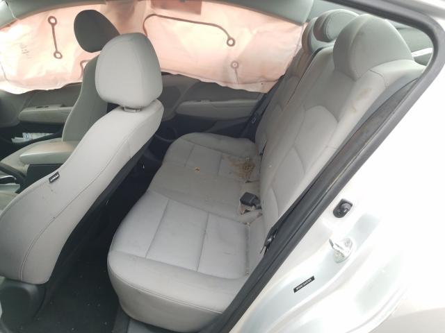 Photo 5 VIN: 5NPD84LF5JH307976 - HYUNDAI ELANTRA SE 