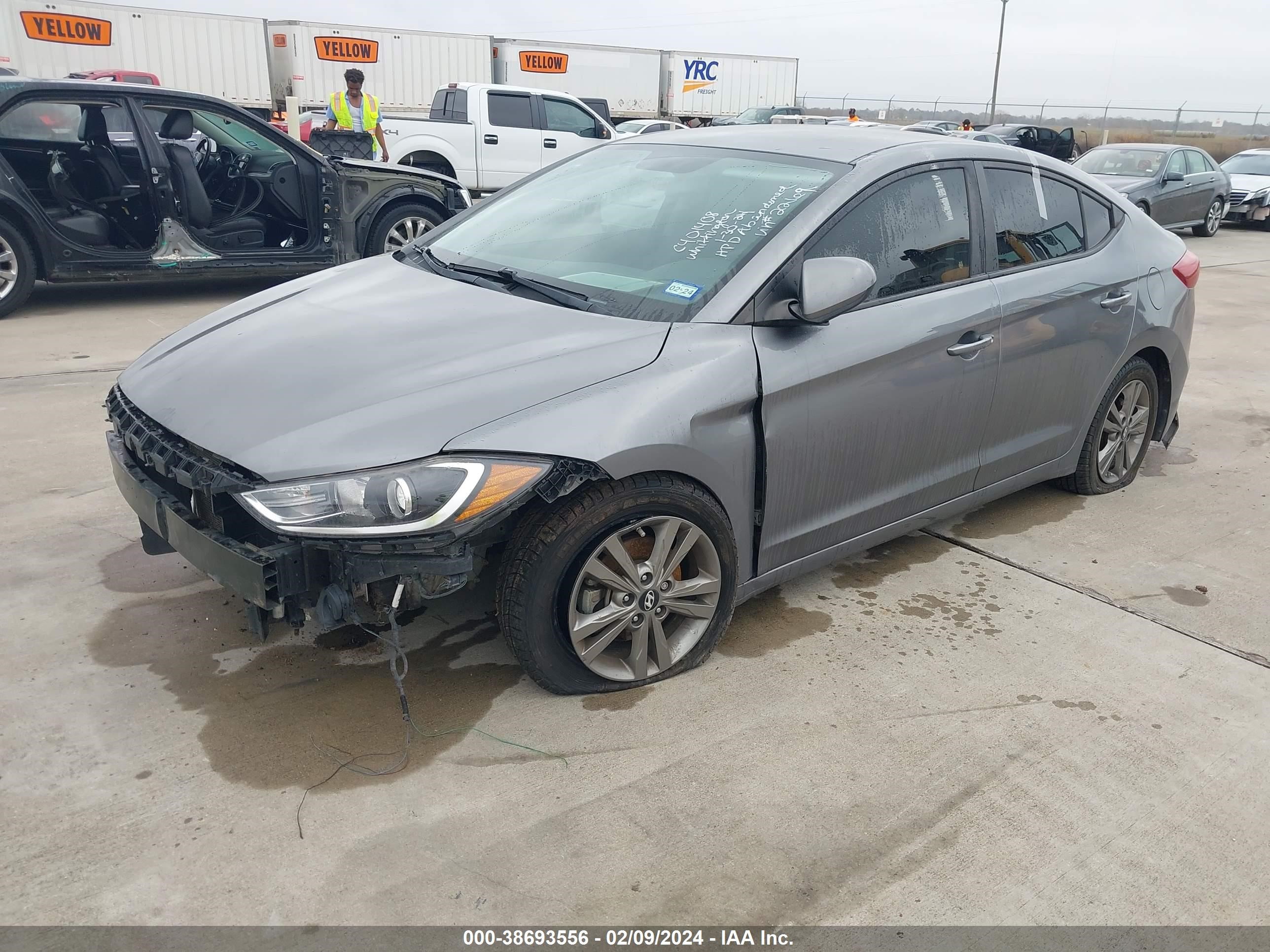 Photo 1 VIN: 5NPD84LF5JH312269 - HYUNDAI ELANTRA 