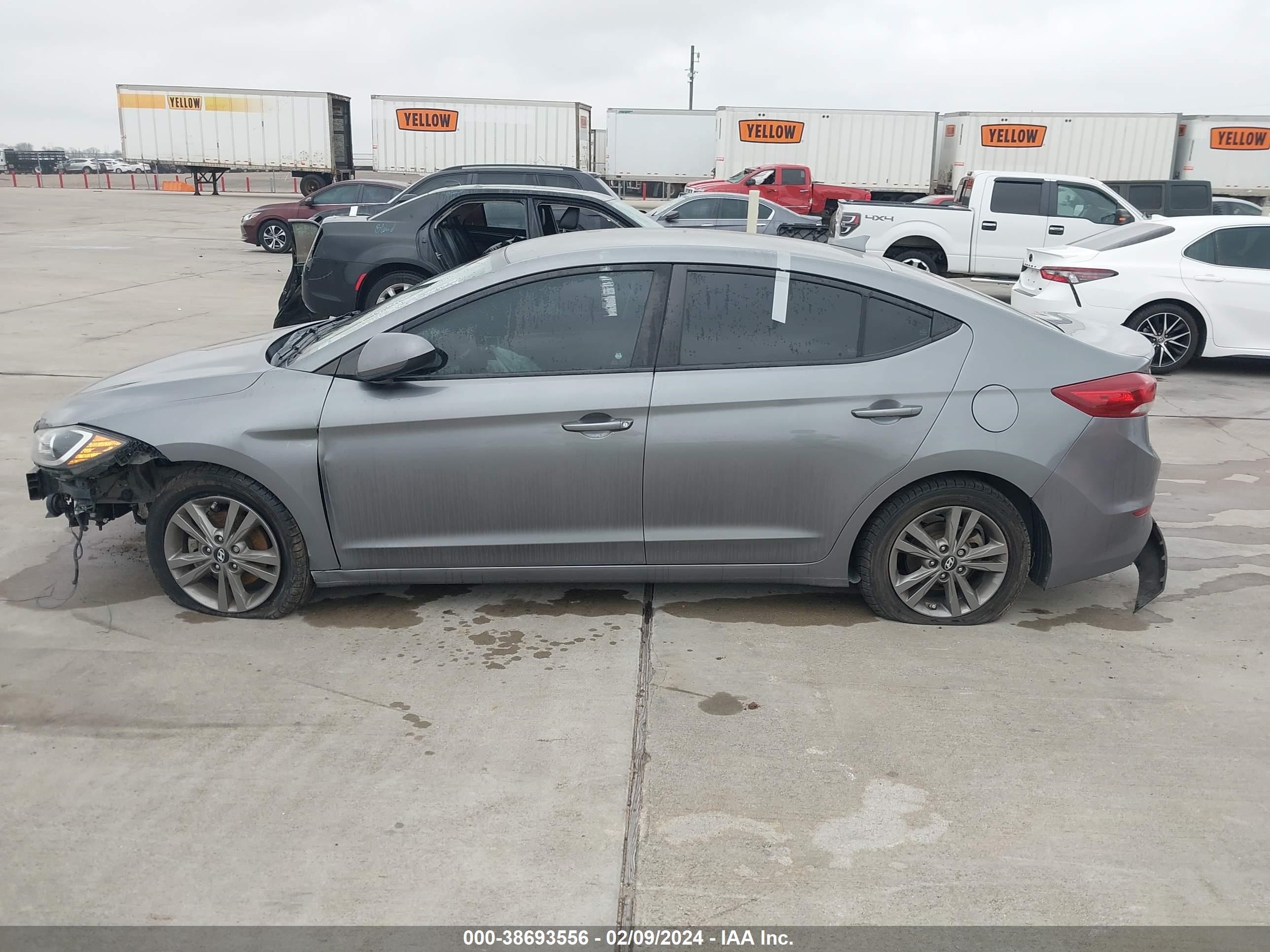 Photo 13 VIN: 5NPD84LF5JH312269 - HYUNDAI ELANTRA 