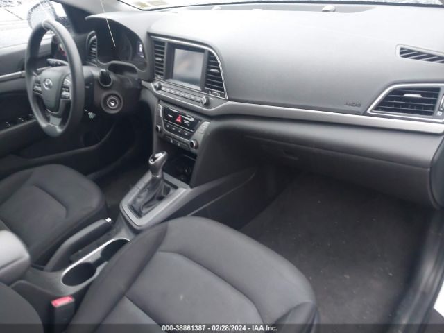 Photo 4 VIN: 5NPD84LF5JH323904 - HYUNDAI ELANTRA 