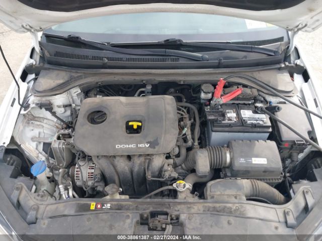 Photo 9 VIN: 5NPD84LF5JH323904 - HYUNDAI ELANTRA 