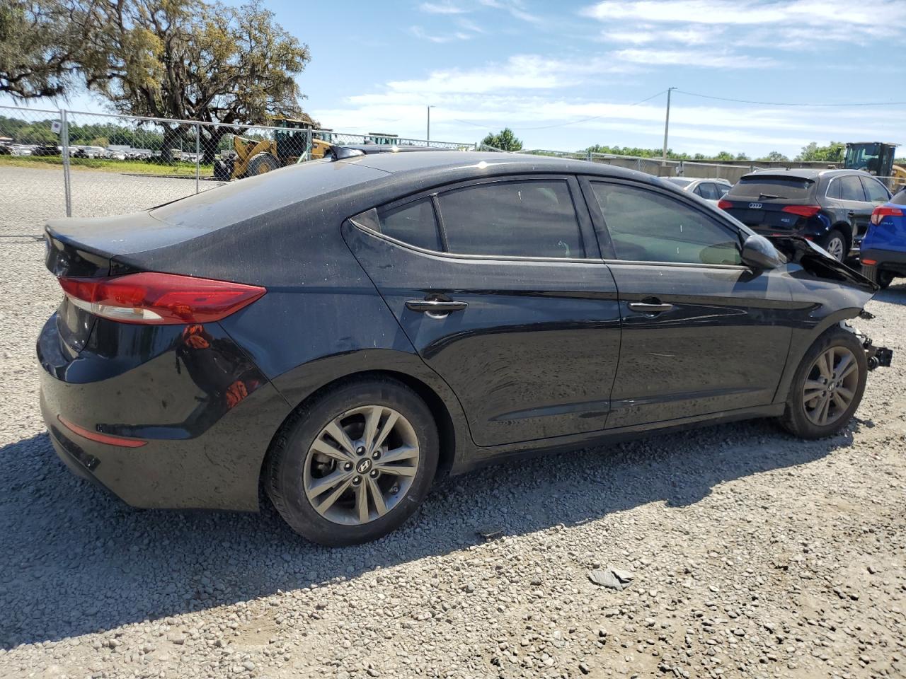 Photo 2 VIN: 5NPD84LF5JH324079 - HYUNDAI ELANTRA 