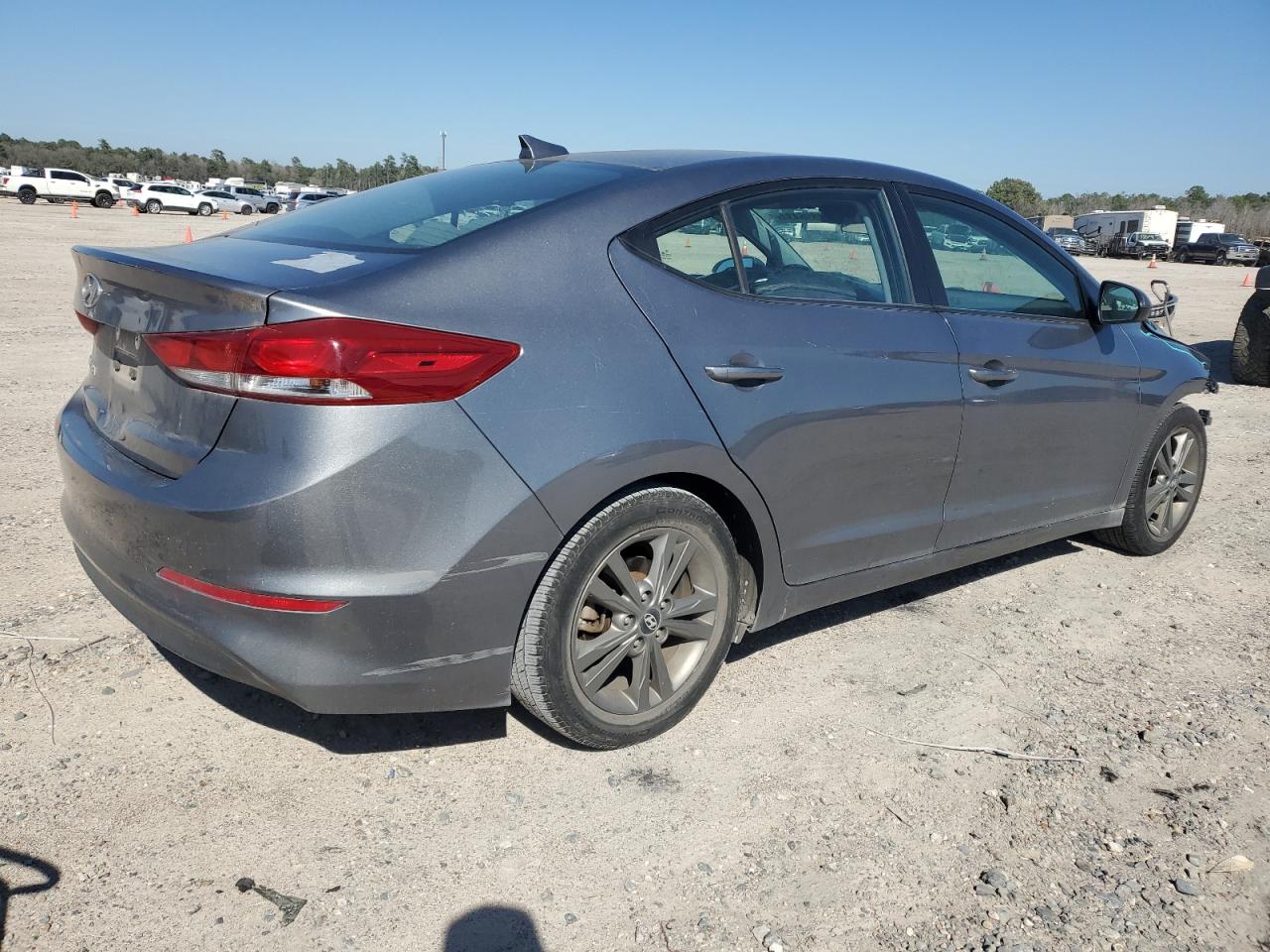 Photo 2 VIN: 5NPD84LF5JH329945 - HYUNDAI ELANTRA 